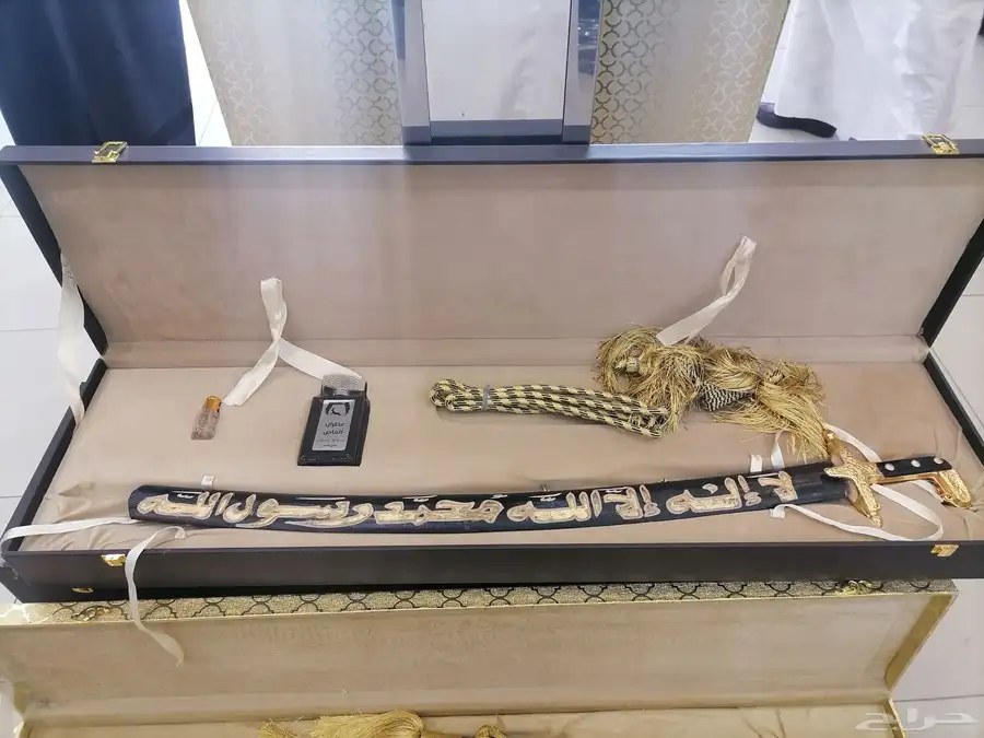 هدايا زواج ترقية تخرج جامعة تكريم بشت سيف 57