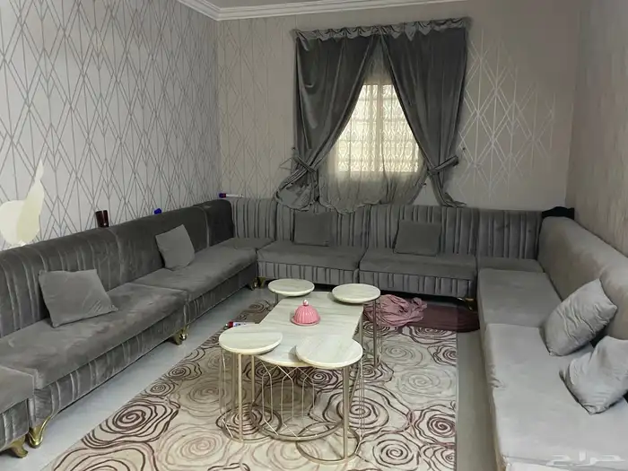 كنب لون رصاصي نضيف مافي كسور 0