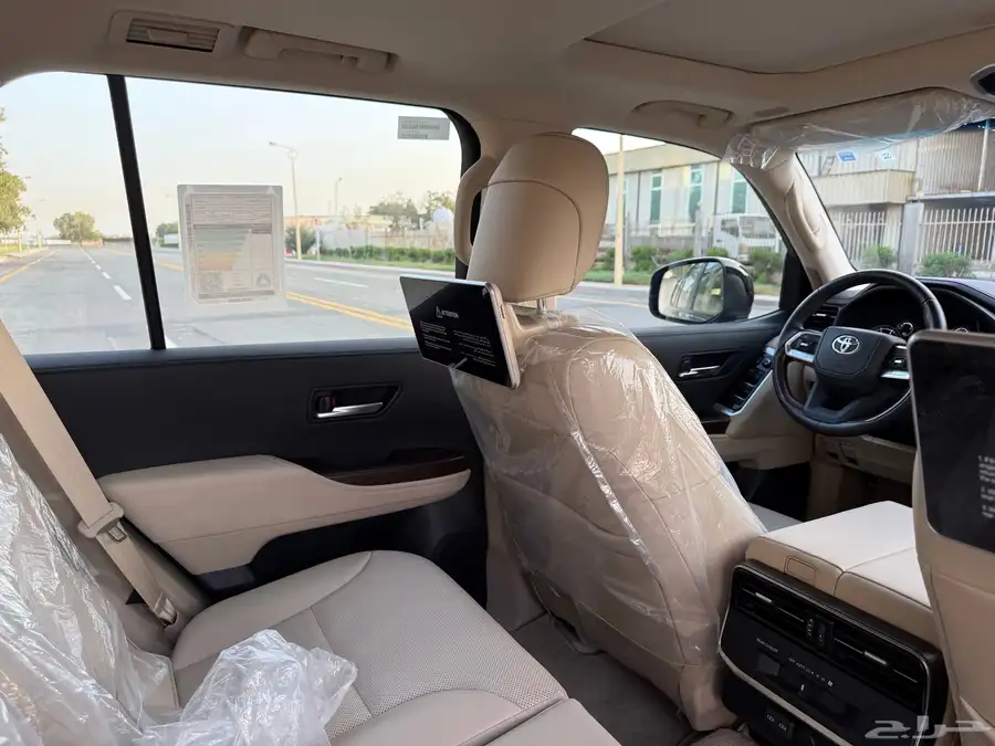 تويوتا لاندكروزر GXR L4 2023 - ديزل شبه جديد سعودي 13
