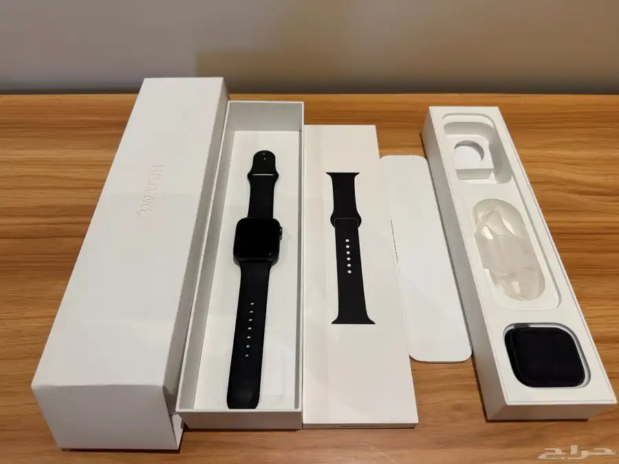 للبيع ساعة ابل   Watch Series 4 في رابغ 0