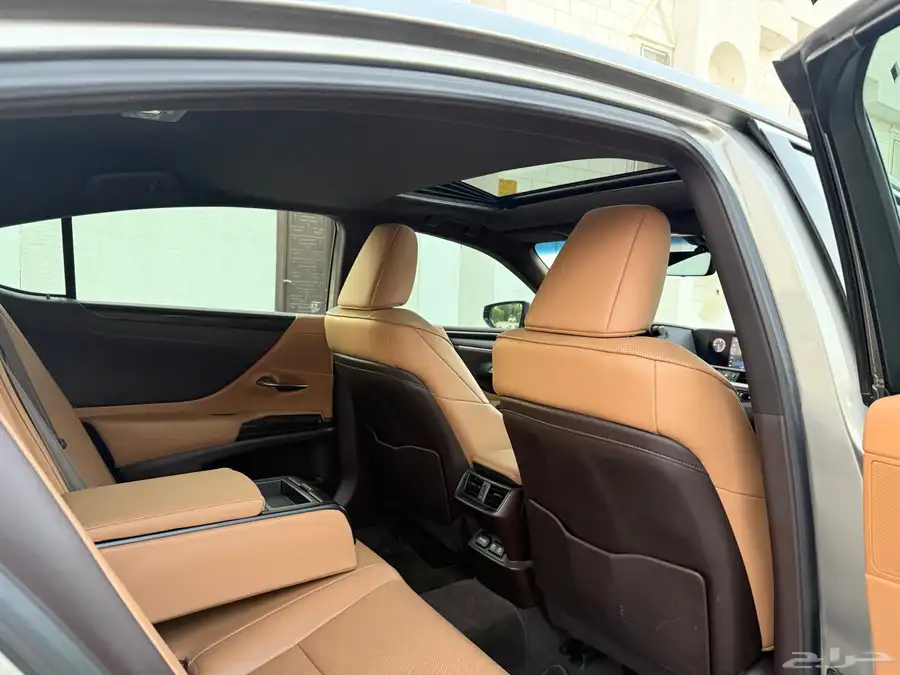 لكزس Es350 موديل 2020 شرط ممشى قليل 43