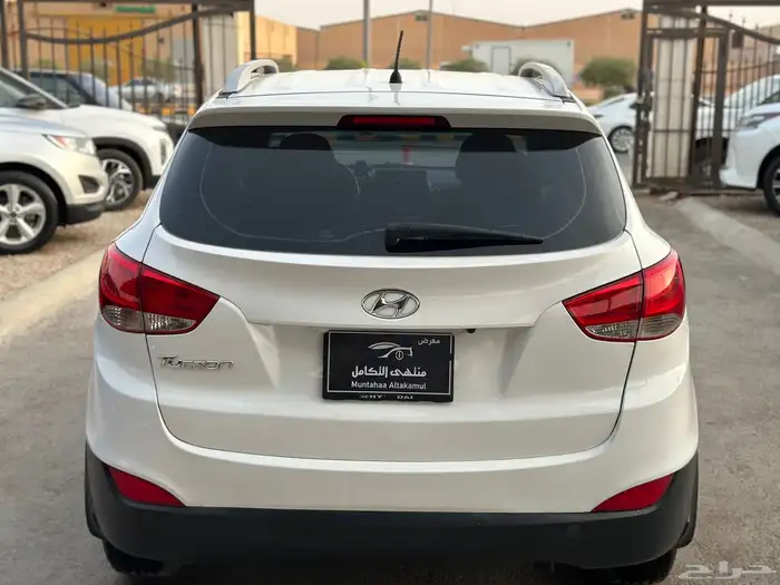 هيونداي توسان 2015 مكينه 2000cc نضيف جدا نص فل 6