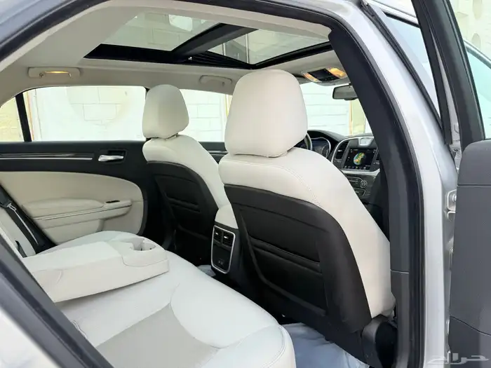 كرايزلر C300 لمتد موديل 2021 نظيف شرط 37