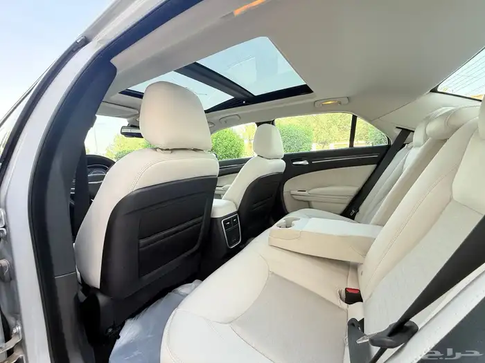 كرايزلر C300 لمتد موديل 2021 نظيف شرط 35