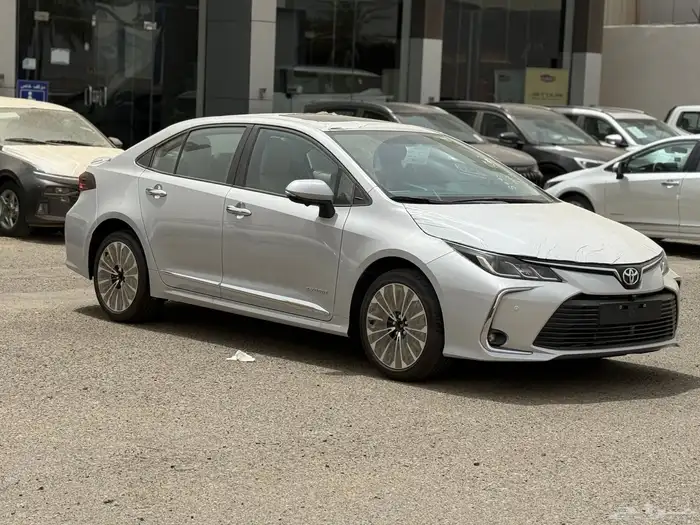تويوتا كورولا 2025 فل ماكينة 2000cc 3