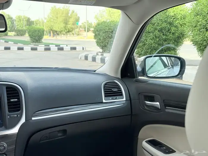 كرايزلر C300 لمتد موديل 2021 نظيف شرط 32