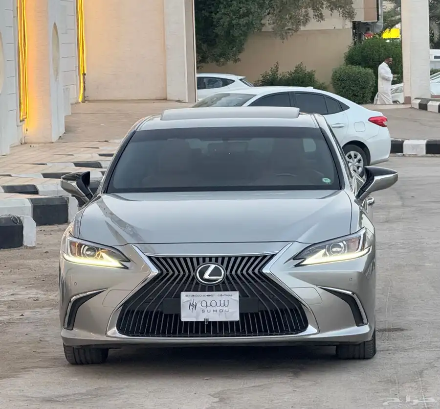لكزس Es350 موديل 2020 شرط ممشى قليل 0