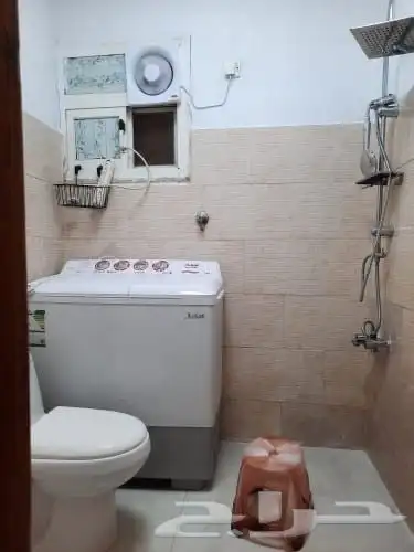 شقه مفروشه بحوش وجلسه خارجيه حي الخالديه ابها 0