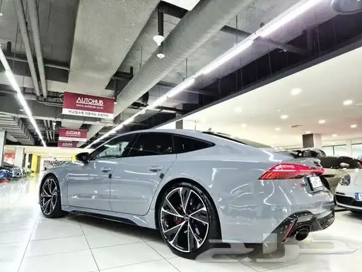 اودي RS7 2023 4