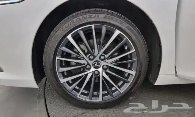Es300h 2023 2