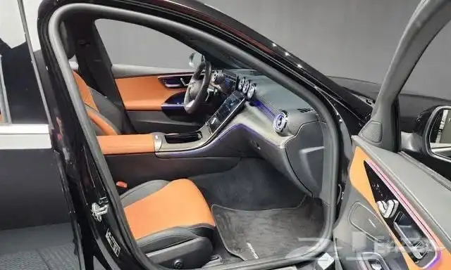 تم البيع مرسيدس C300 AMG 2023 أستيراد من كوريا 9