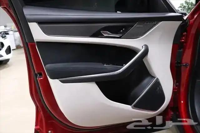 جاكور اف بيس 2023 Jaguar F-PACE SVR 5