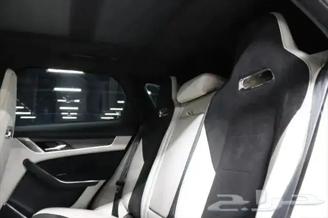 جاكور اف بيس 2023 Jaguar F-PACE SVR 10
