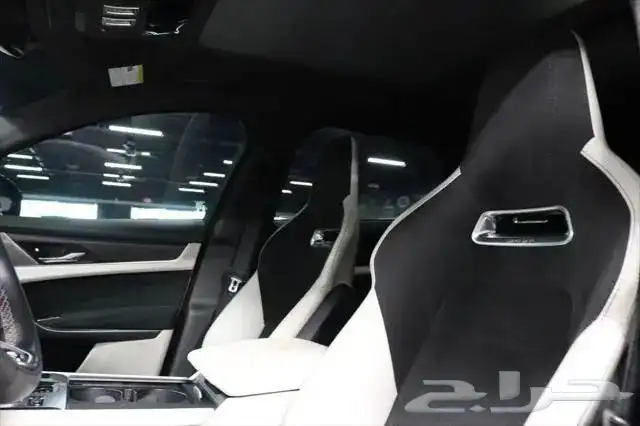 جاكور اف بيس 2023 Jaguar F-PACE SVR 8