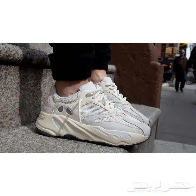 yeezy-boost-700 ANALOG 2