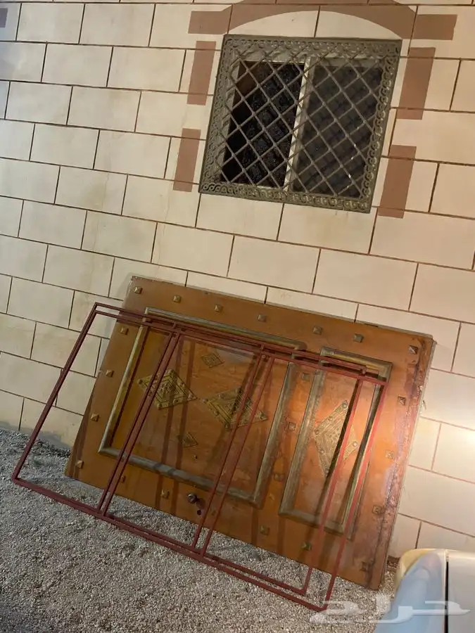 اثنين بيبان حديد للبيع من القديمه دبل صاج تحتاج تجديد بويه 0