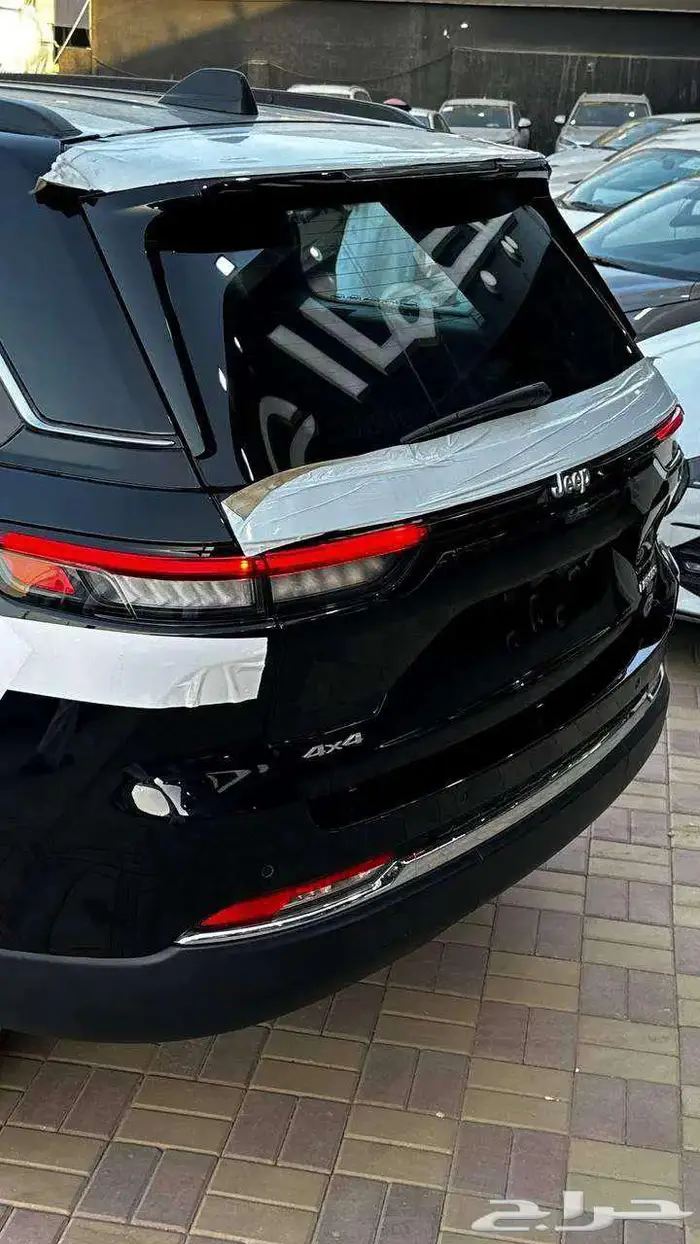 جيب قراند شيروكي لاريدو 2025 كاش او اقساط 10