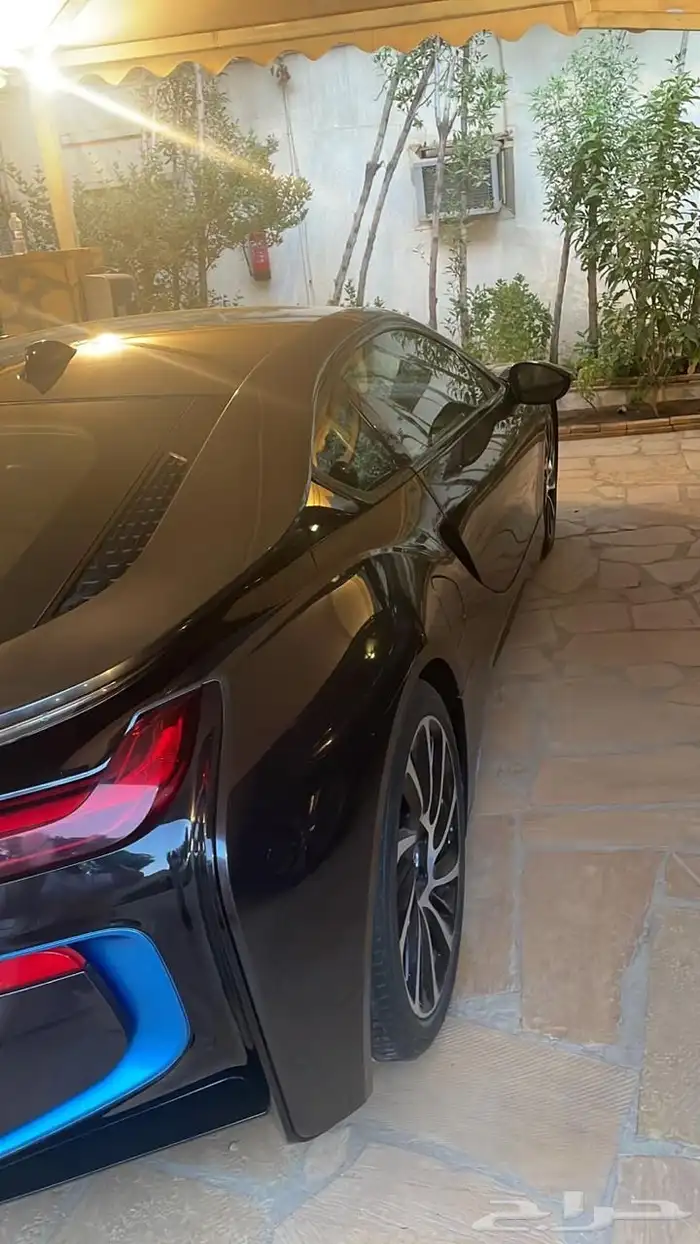 بي ام i8 2