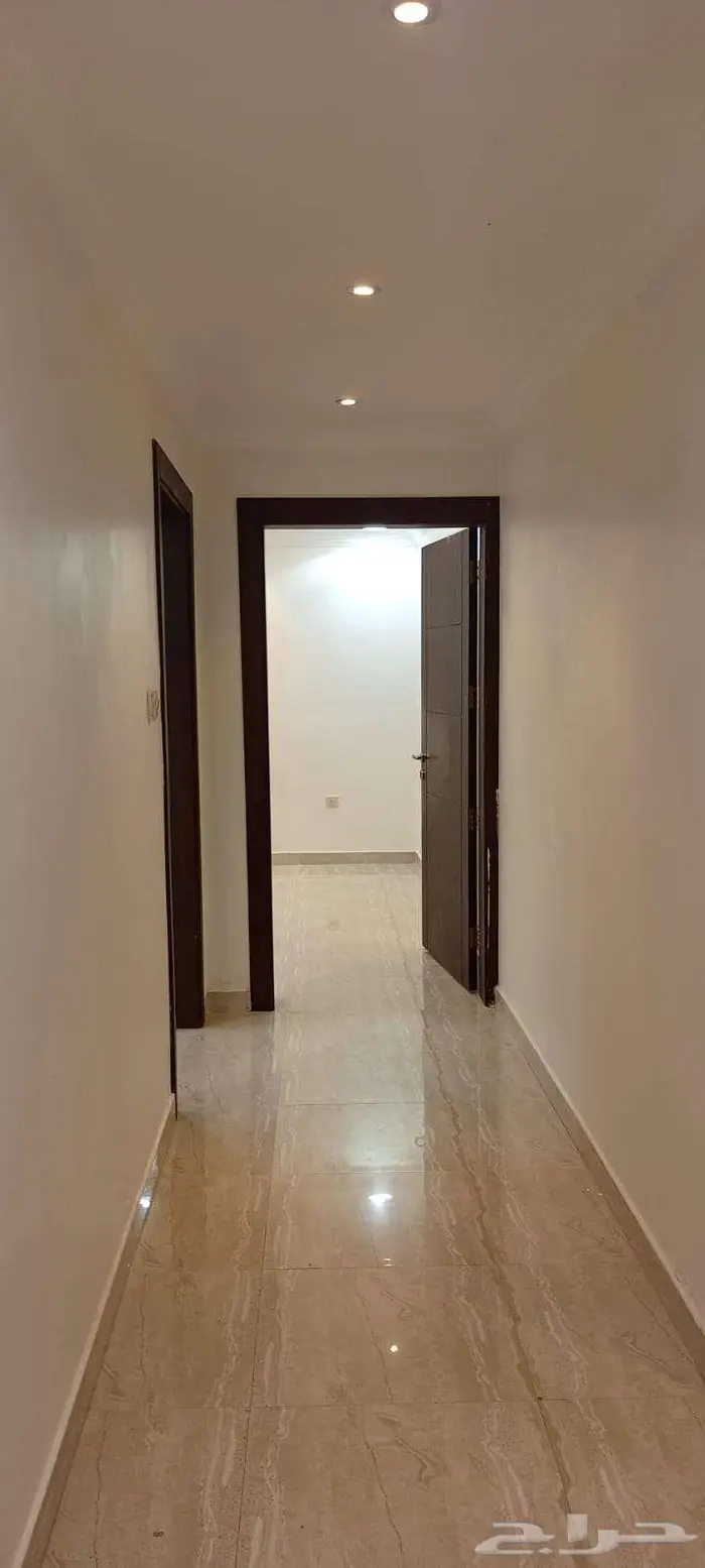 شقه عزاب للايجار بطويق شارع خديجة 3