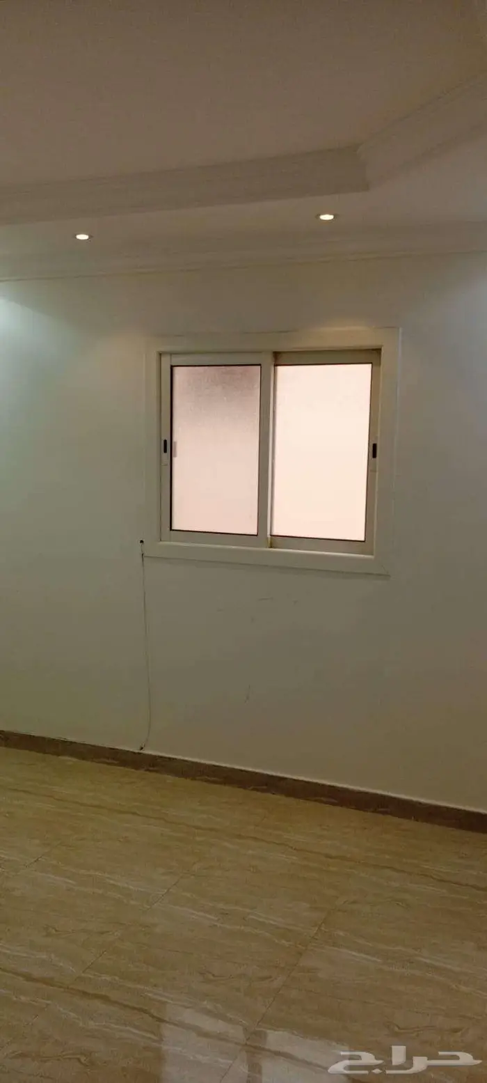 شقه عزاب للايجار بطويق شارع خديجة 2