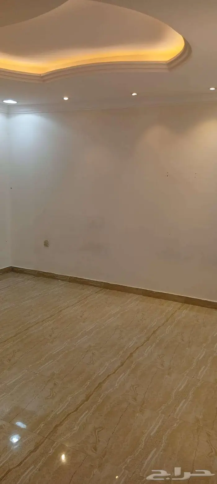 شقه عزاب للايجار بطويق شارع خديجة 1