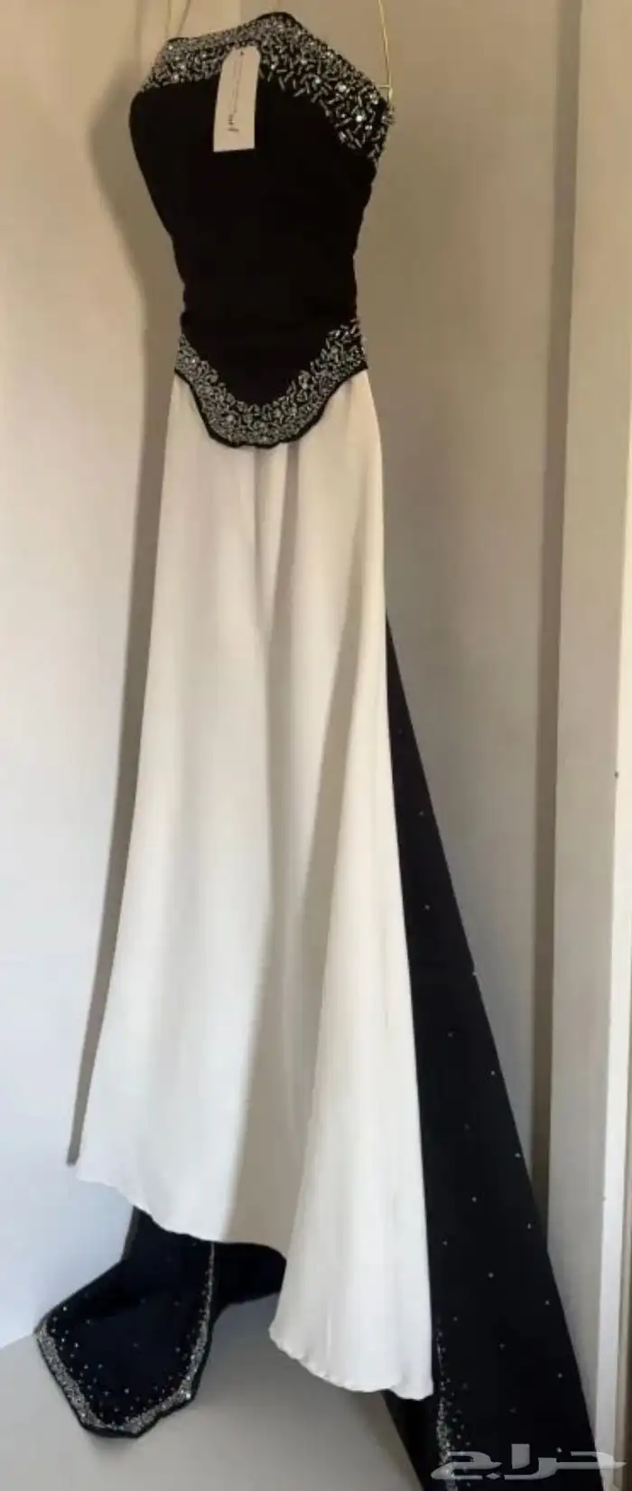 فستان للبيع شريته ب 2500 ومقابل للتفاوض بسعر زين إن شاءالله 4