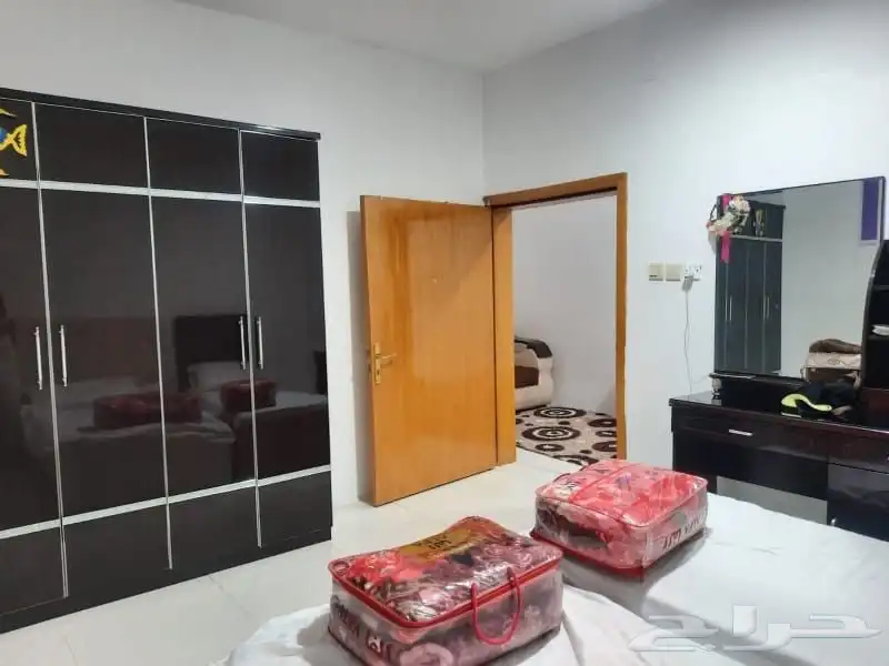 شقه مفروشه بحوش وجلسه خارجيه حي الخالديه ابها 2