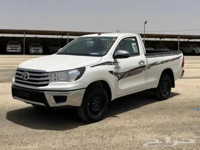 هايلوكس غماره بنزين 2025 5