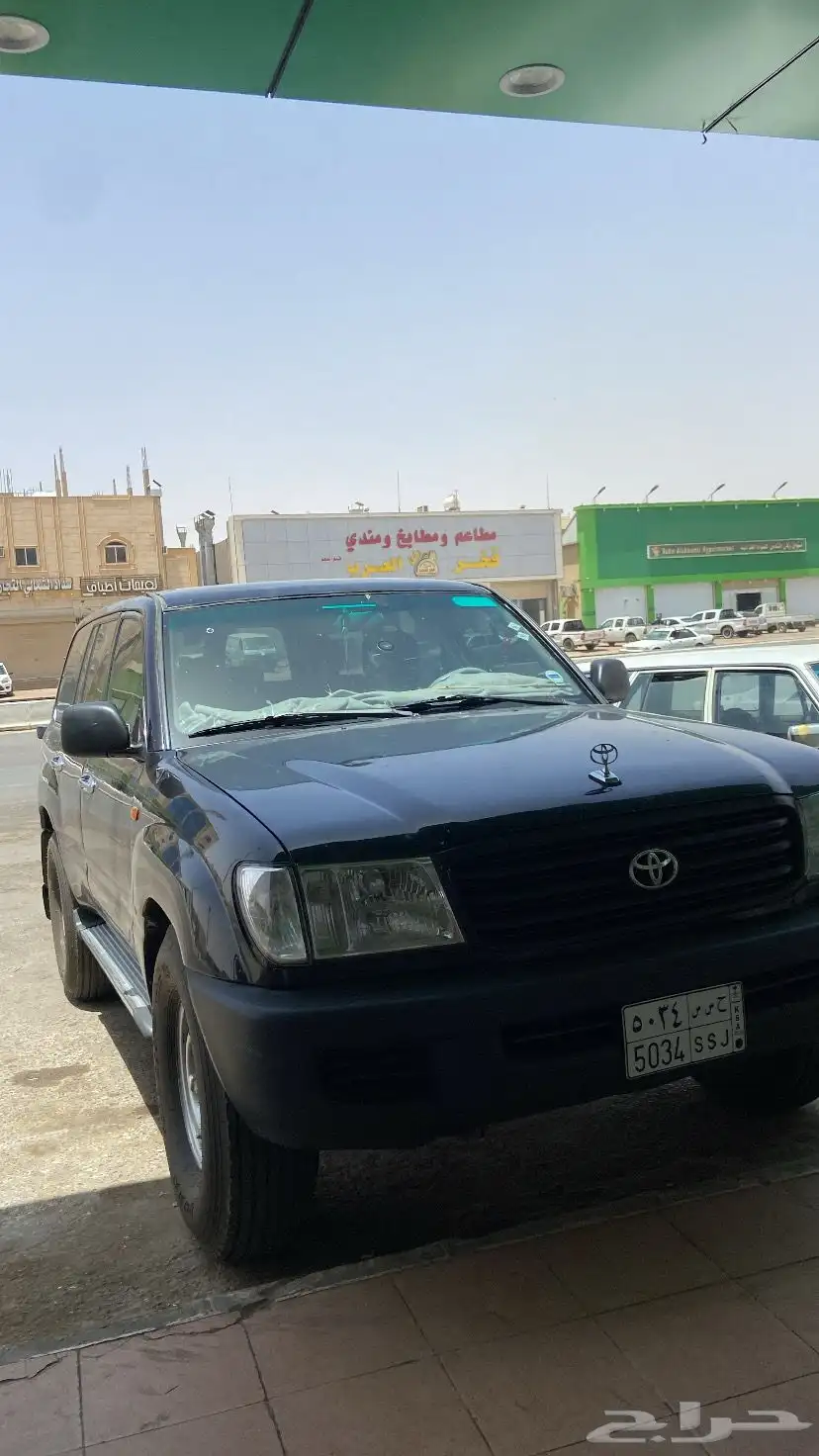 لاندكروزر اسود 2