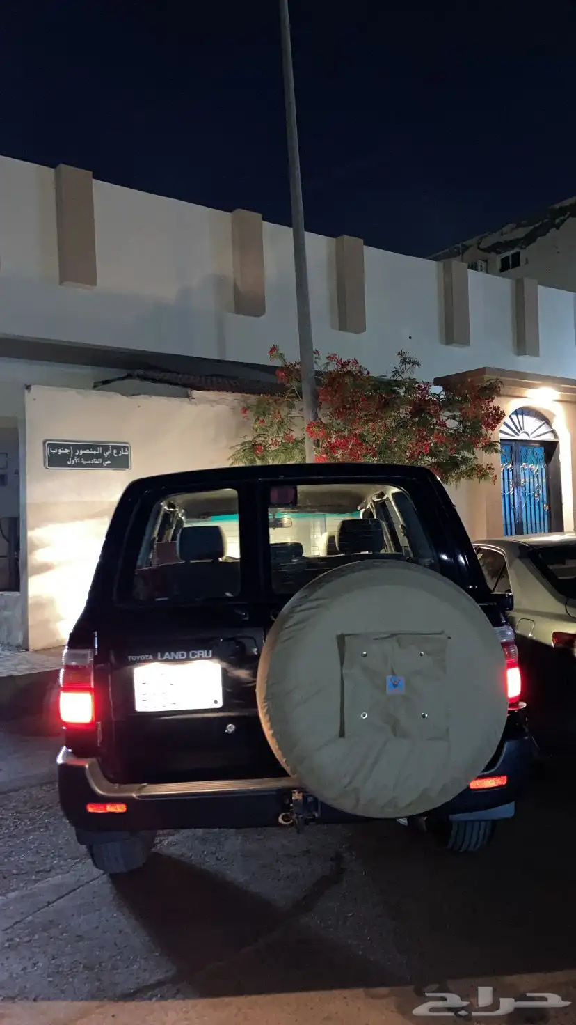 لاندكروزر اسود 3