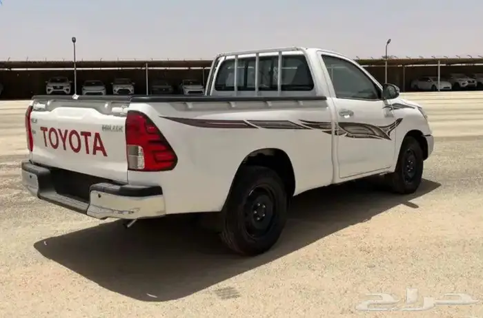 هايلوكس غماره بنزين 2025 7