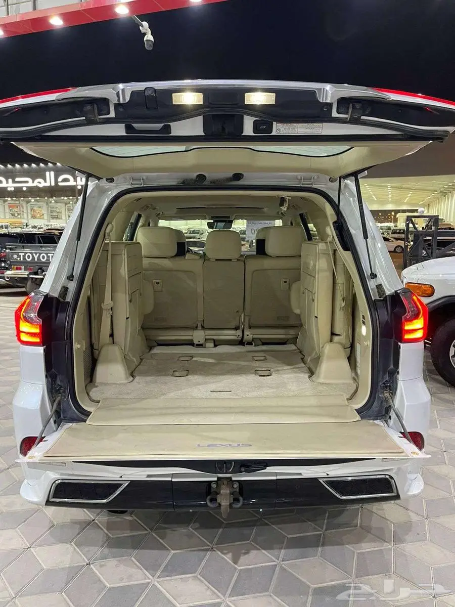 لكزس 2020 LX570 سبورت 6