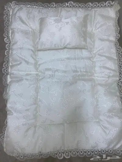 مفرش ومهد (قماط) للبنات البيع سمح 1