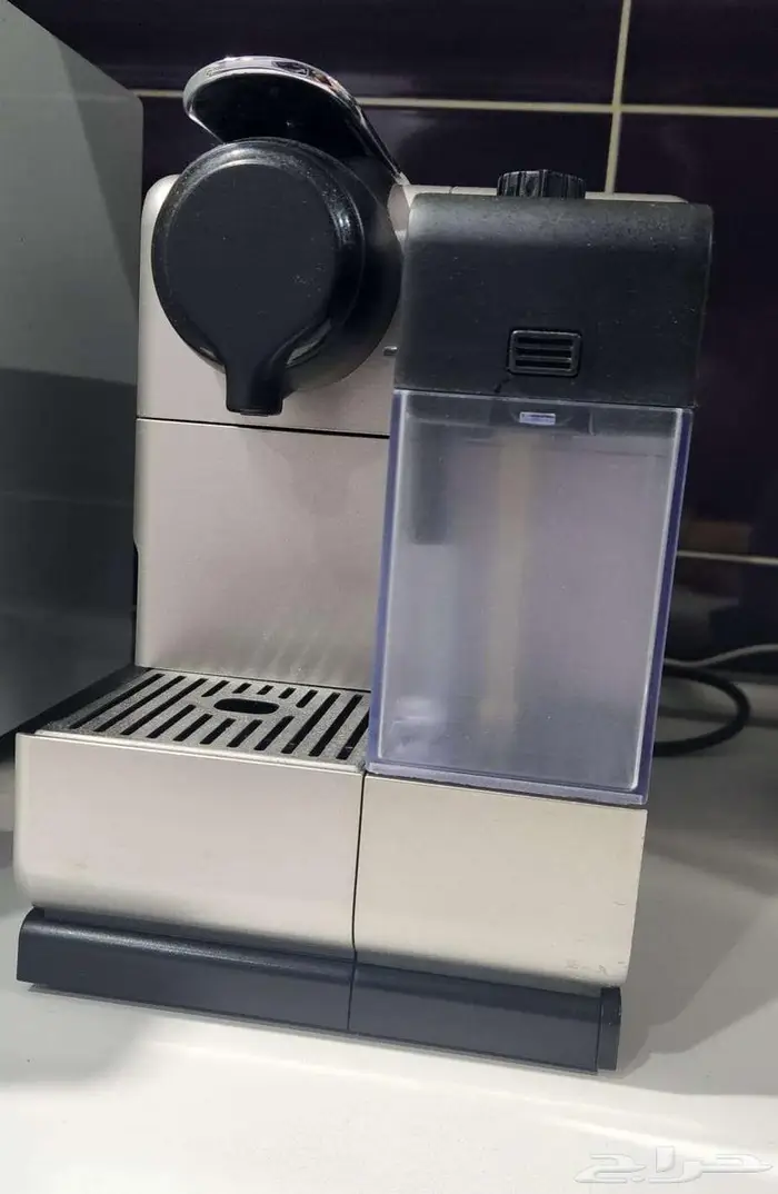 اله صنع القهوه نسبرسو Nespresso Lattissima Touch 1