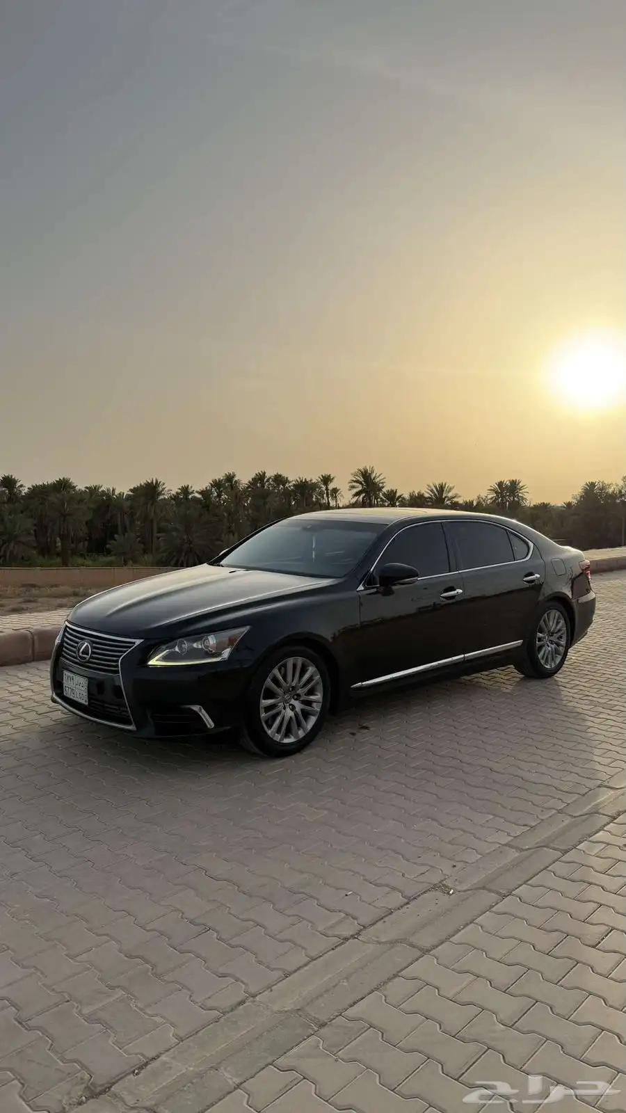 للبيع لكزس 460 L لارج عبداللطيف جميل موذيل 2013 3