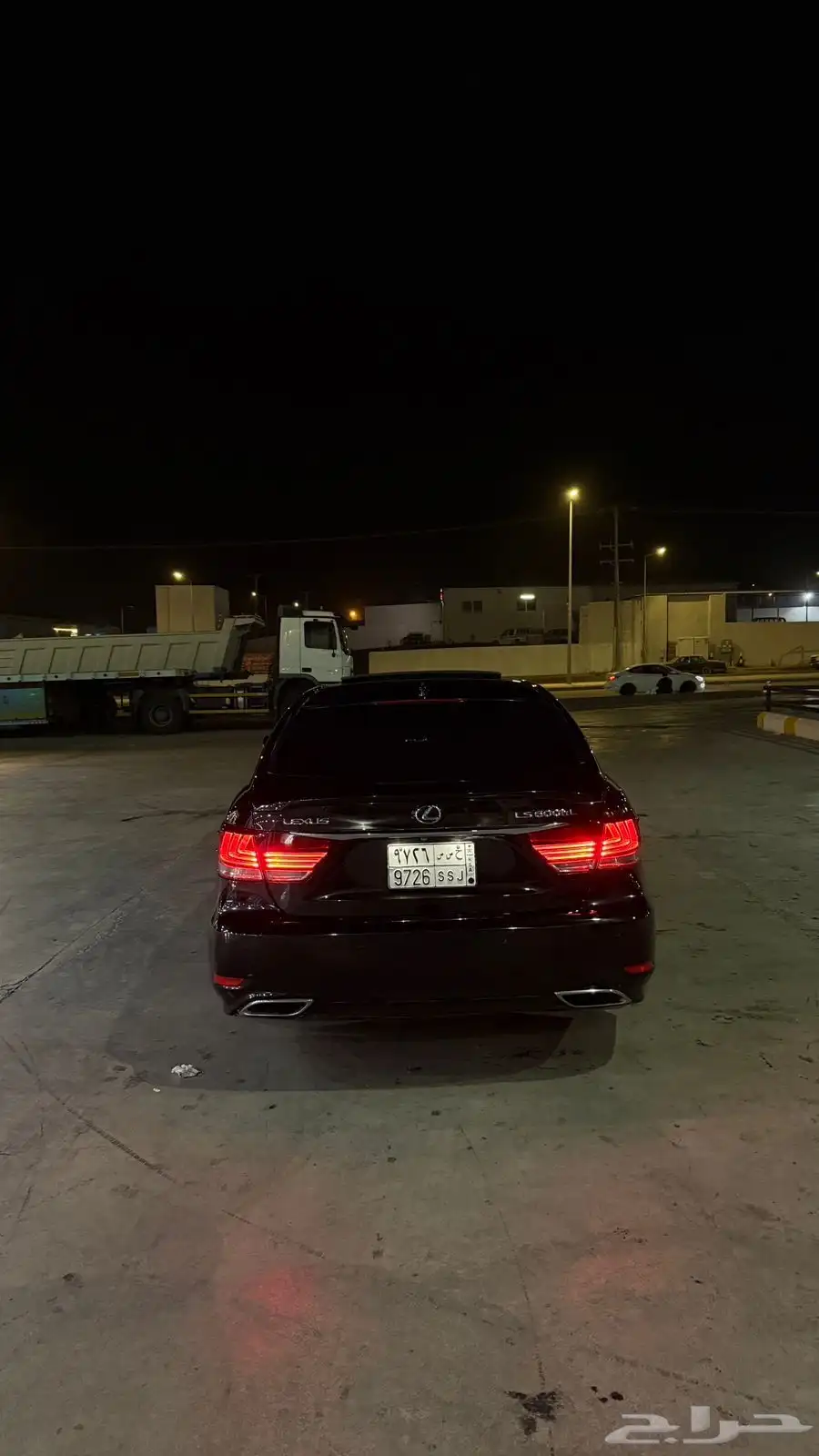 لكزس (LS 600HL (2015 19