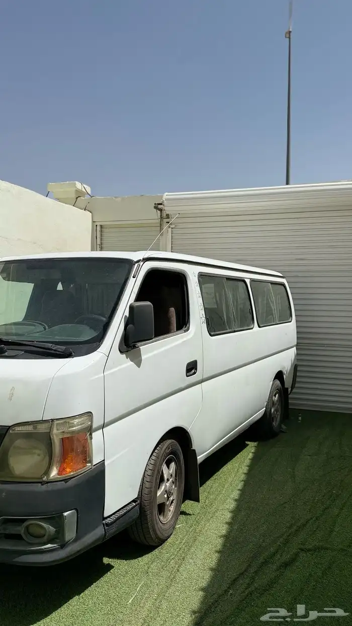 باص نيسان اورفان ديزل 2