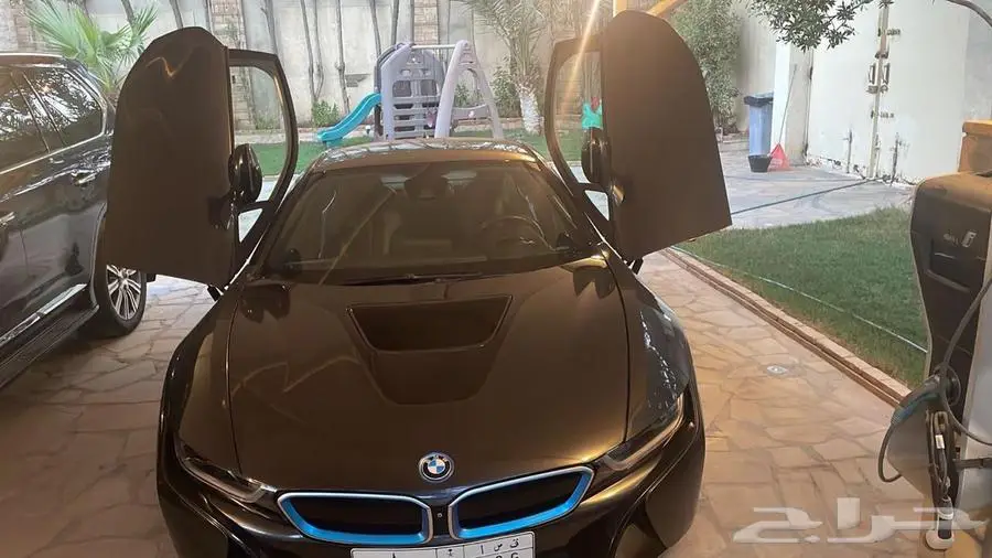 بي ام دبليو i8 1