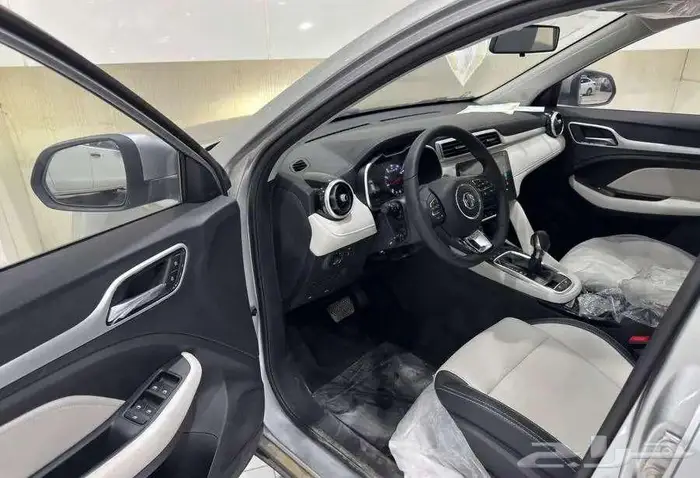 ام جي MG ZS لاكجري موديل 2024 3