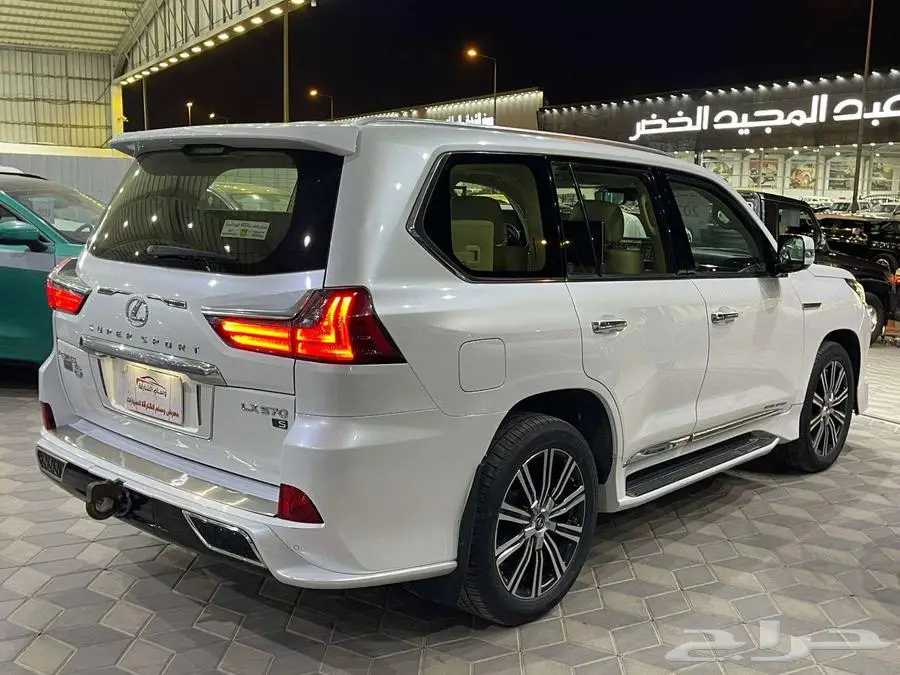 لكزس 2020 LX570 سبورت 4