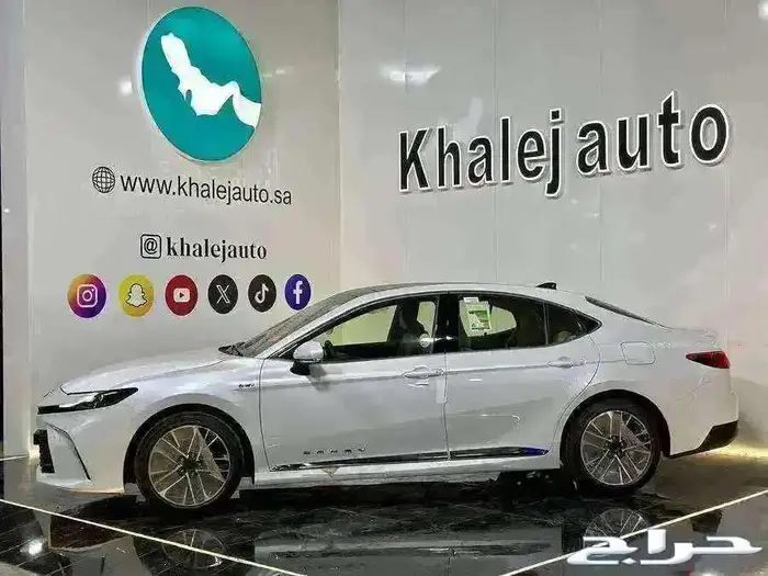 تويوتا كامرى LE هايبرد موديل 2025 0