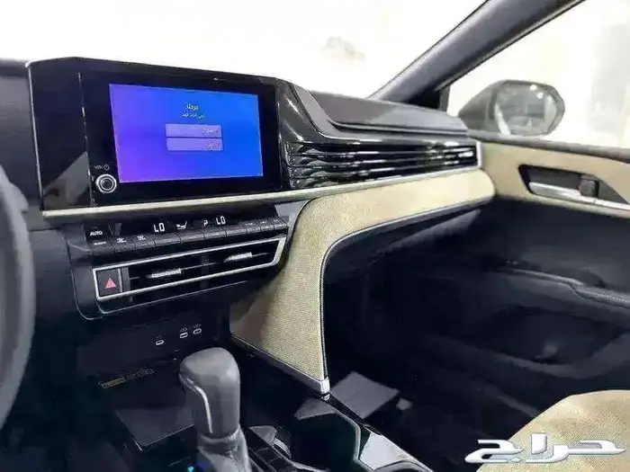 تويوتا كامرى LE هايبرد موديل 2025 3