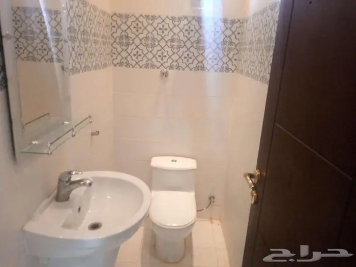 شقه عزاب للايجار بطويق شارع خديجة 7
