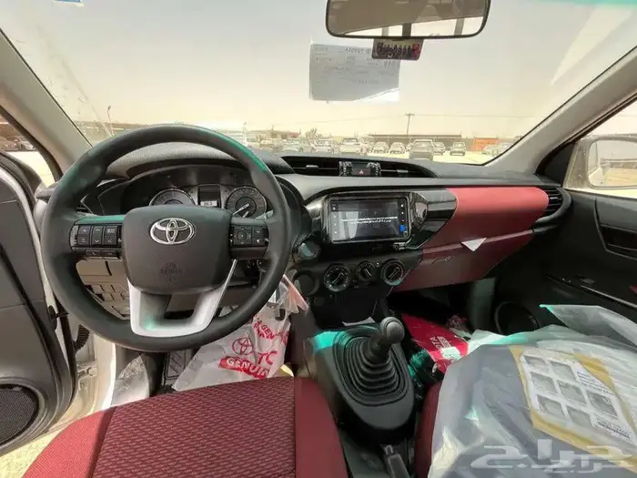 هايلوكس غماره بنزين 2025 11