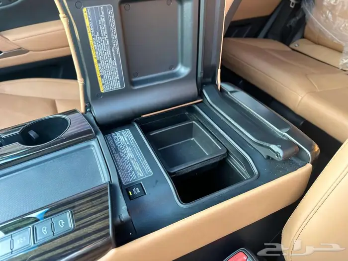لكزس LX 600 خليجي الفطيم -2024- حالة ممتازة 5