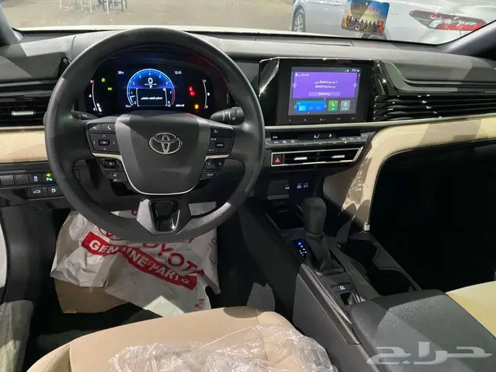 تويوتا- كامري - E - بنزين - أبيض 2025 3