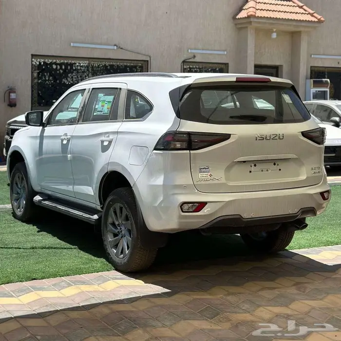 ايسوزو 2024 MUX 2