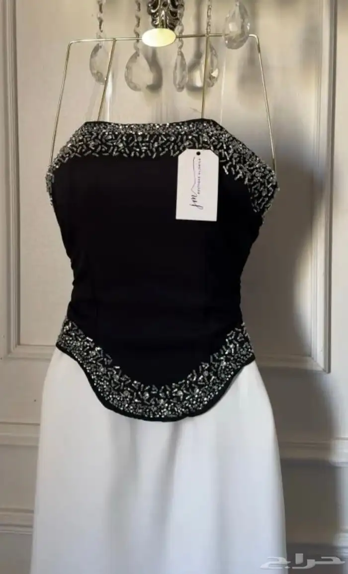 فستان للبيع شريته ب 2500 ومقابل للتفاوض بسعر زين إن شاءالله 0