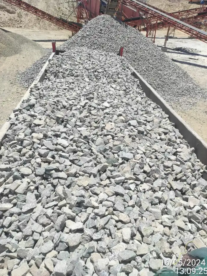 توريد جميع المواد وتنفيذ أعمال البيسكورس والازفلت 4