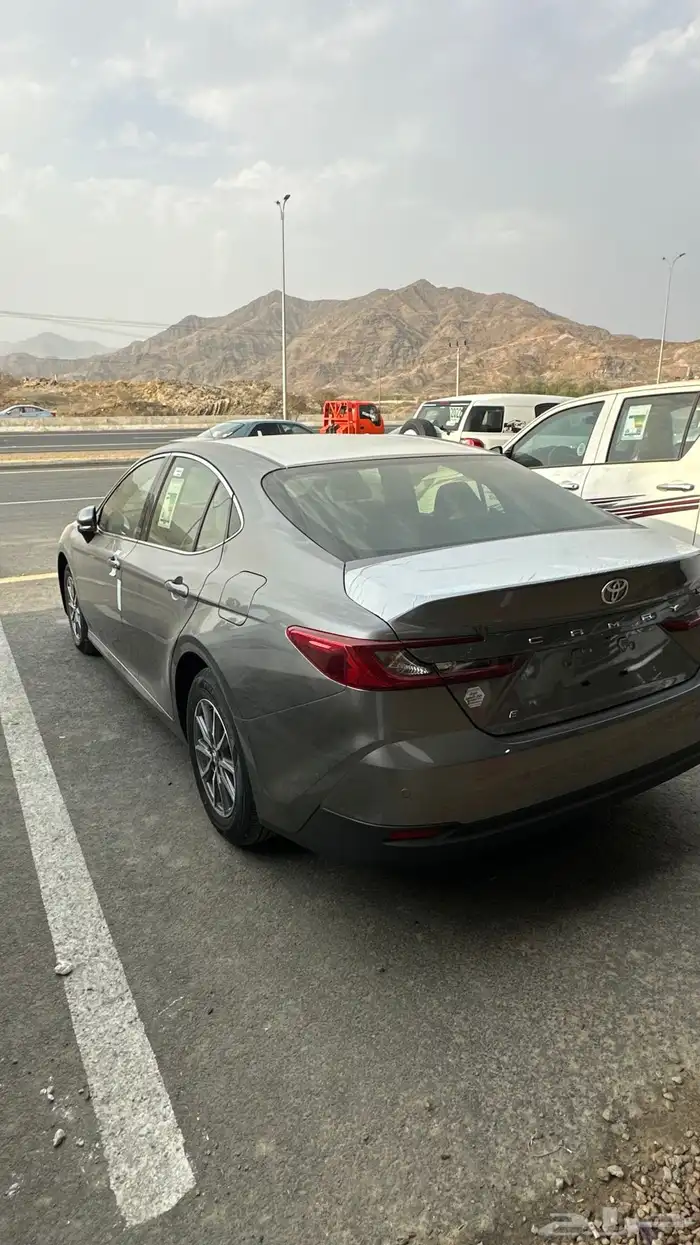 كامري 2025 استاندر بنزين E السعر 114500 كاش وبنك 14